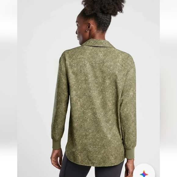 Athleta Zuma Printed Top V Neck High Low Size XS Women’s Viper Shadow Olive - Picture 4 of 15